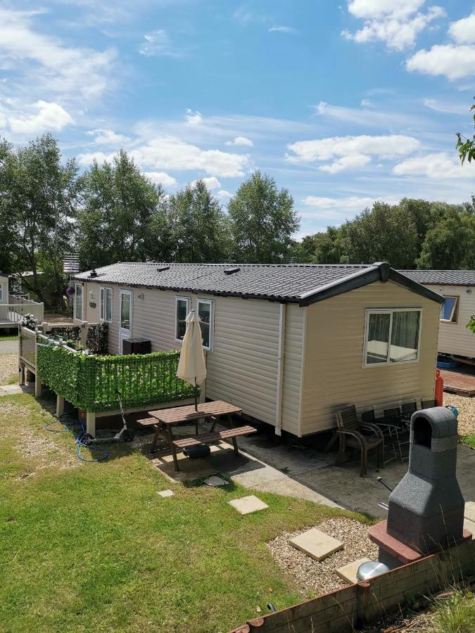 3 Bedroom Caravan With Hot Tub Tattershall Lakes מראה חיצוני תמונה