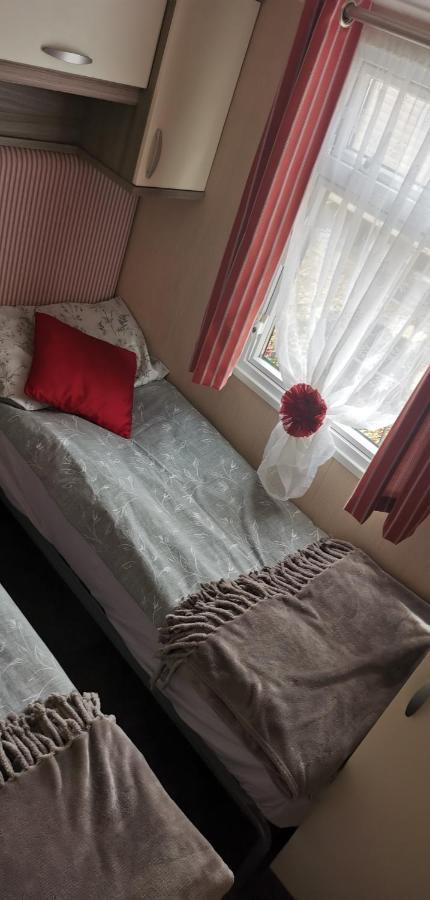 3 Bedroom Caravan With Hot Tub Tattershall Lakes מראה חיצוני תמונה