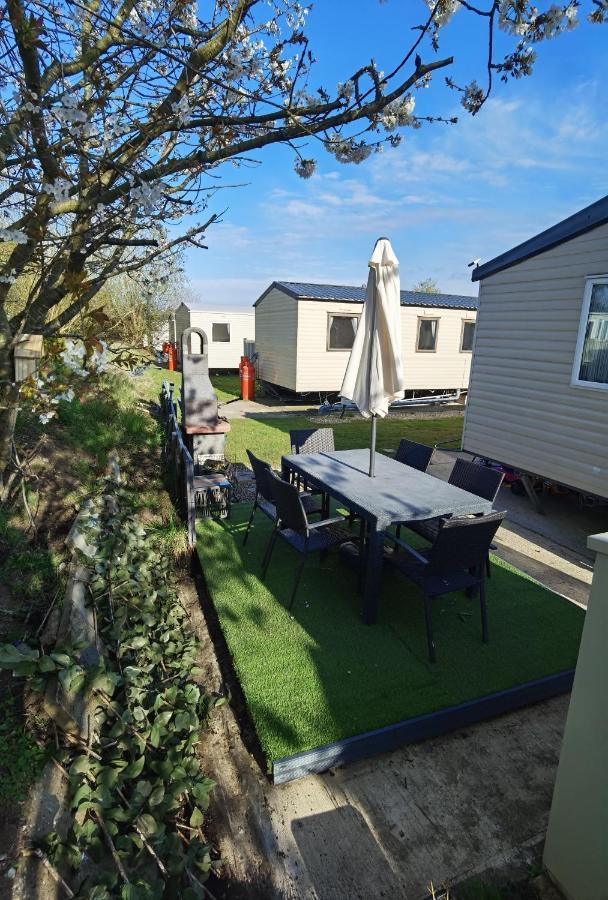 3 Bedroom Caravan With Hot Tub Tattershall Lakes מראה חיצוני תמונה