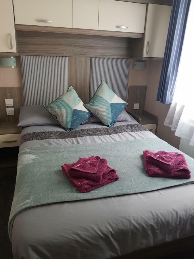 3 Bedroom Caravan With Hot Tub Tattershall Lakes מראה חיצוני תמונה