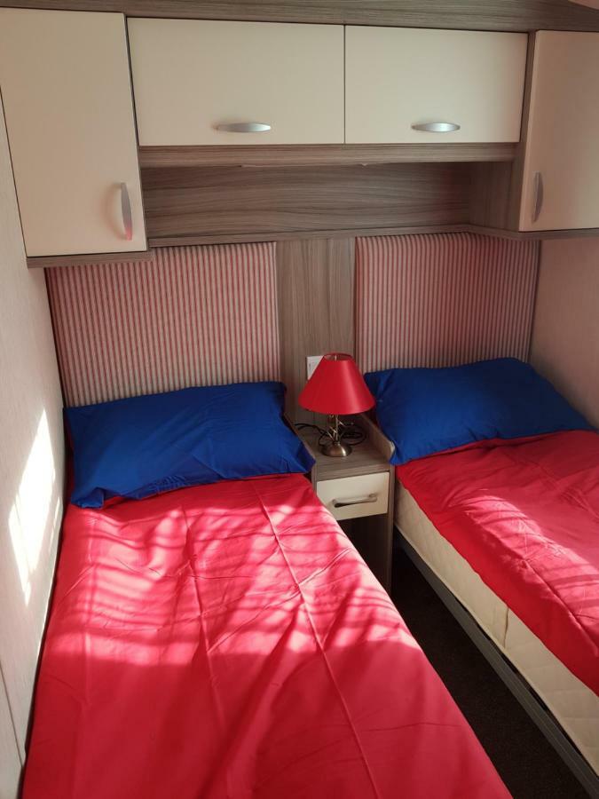 3 Bedroom Caravan With Hot Tub Tattershall Lakes מראה חיצוני תמונה